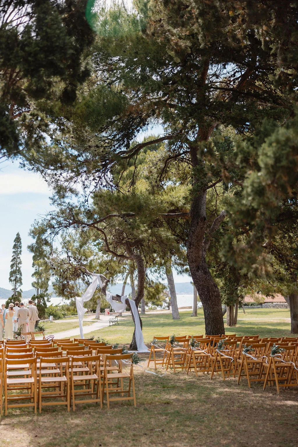 sustipan wedding split