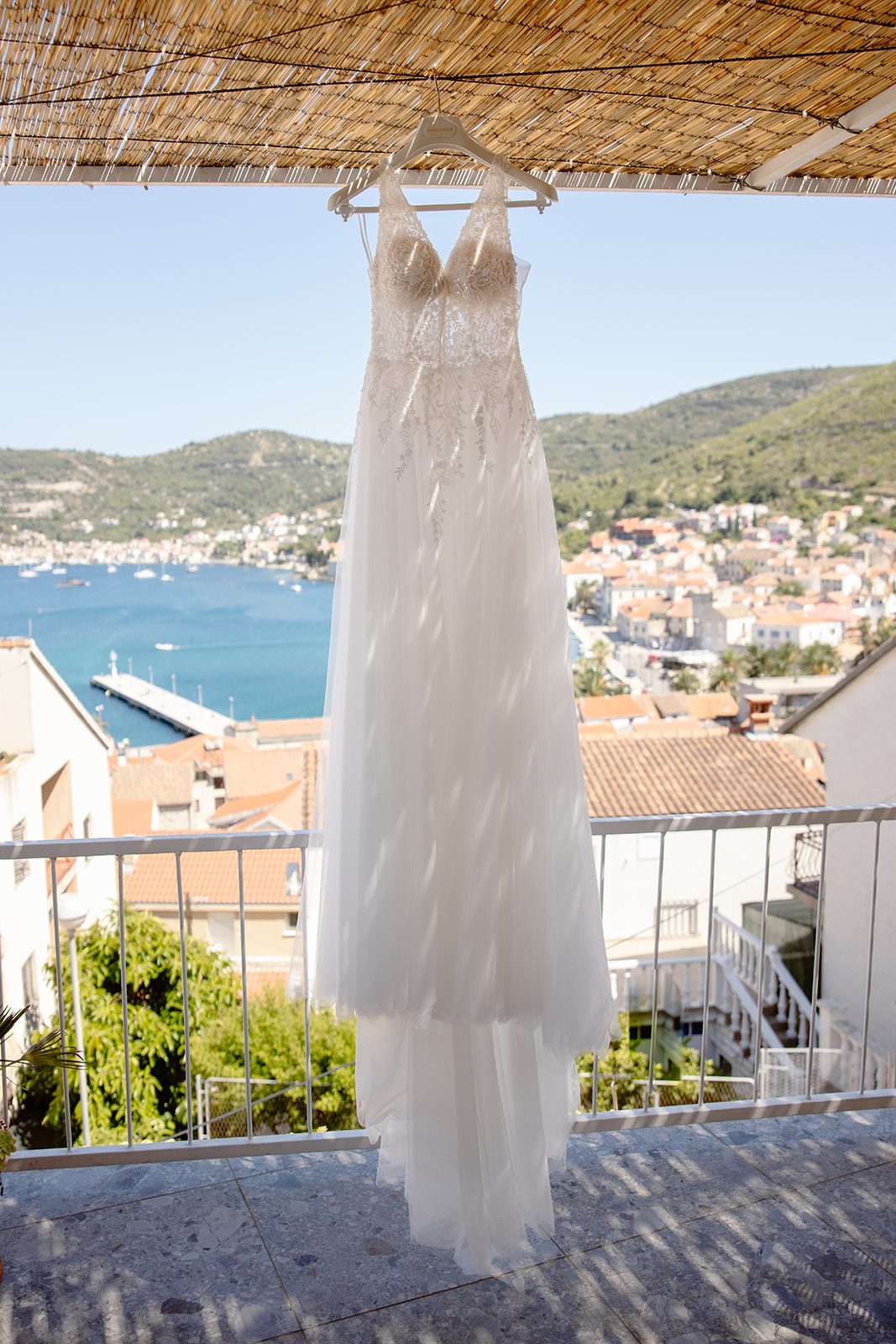 vis island wedding dress